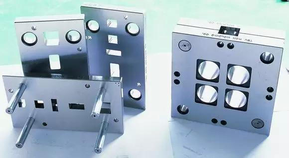 塑胶模具02.jpg 塑胶模具02.jpg