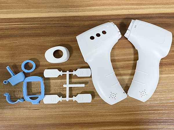 十一套额温枪精密注塑模具实现快速量产 十一套额温枪精密注塑模具实现快速量产