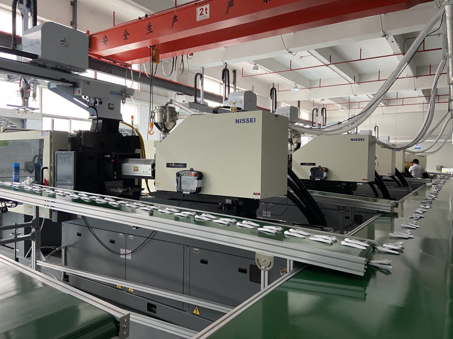 日精高速机注塑加工.jpg 日精高速机注塑加工.jpg